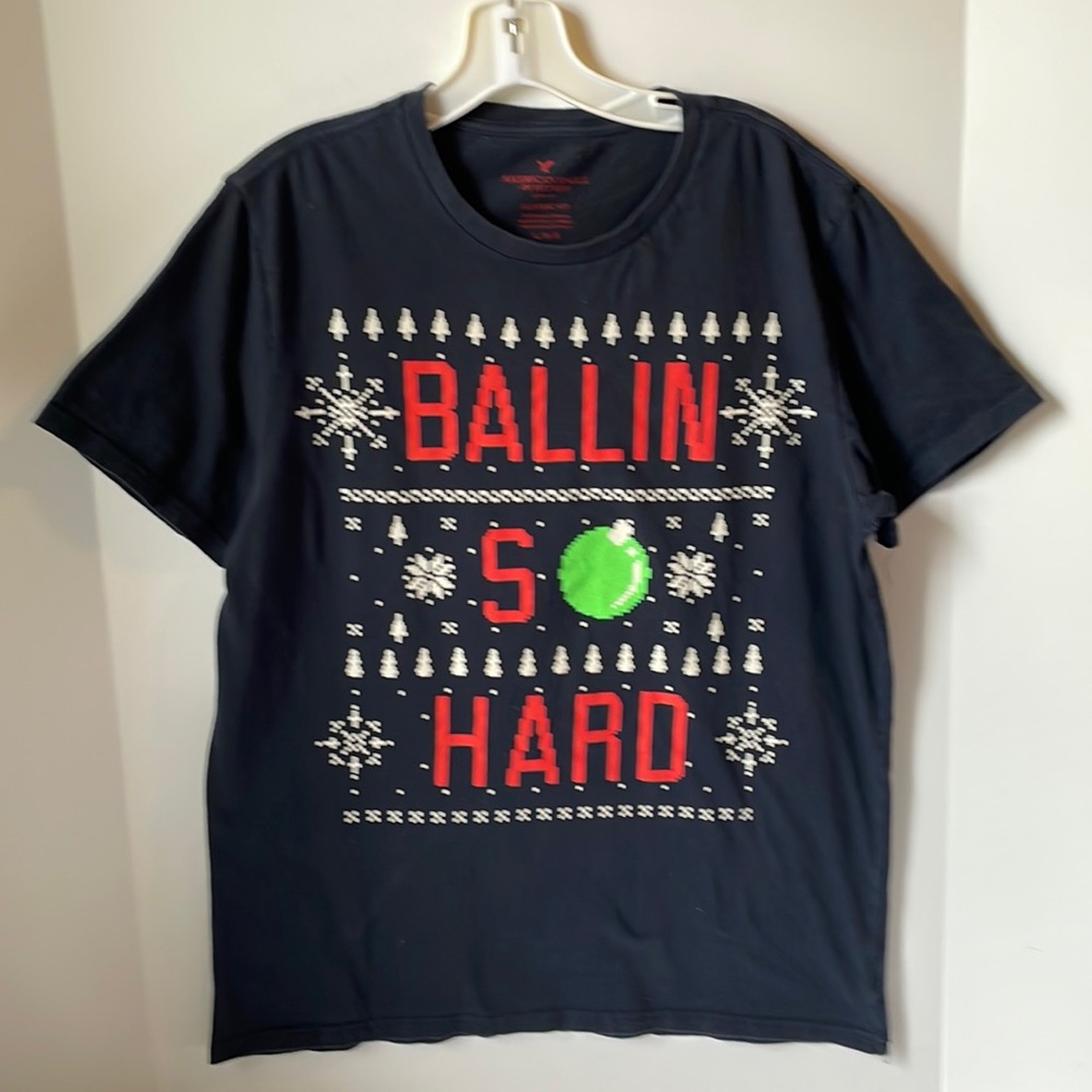 American Eagle Men's  Large T shirt Christmas